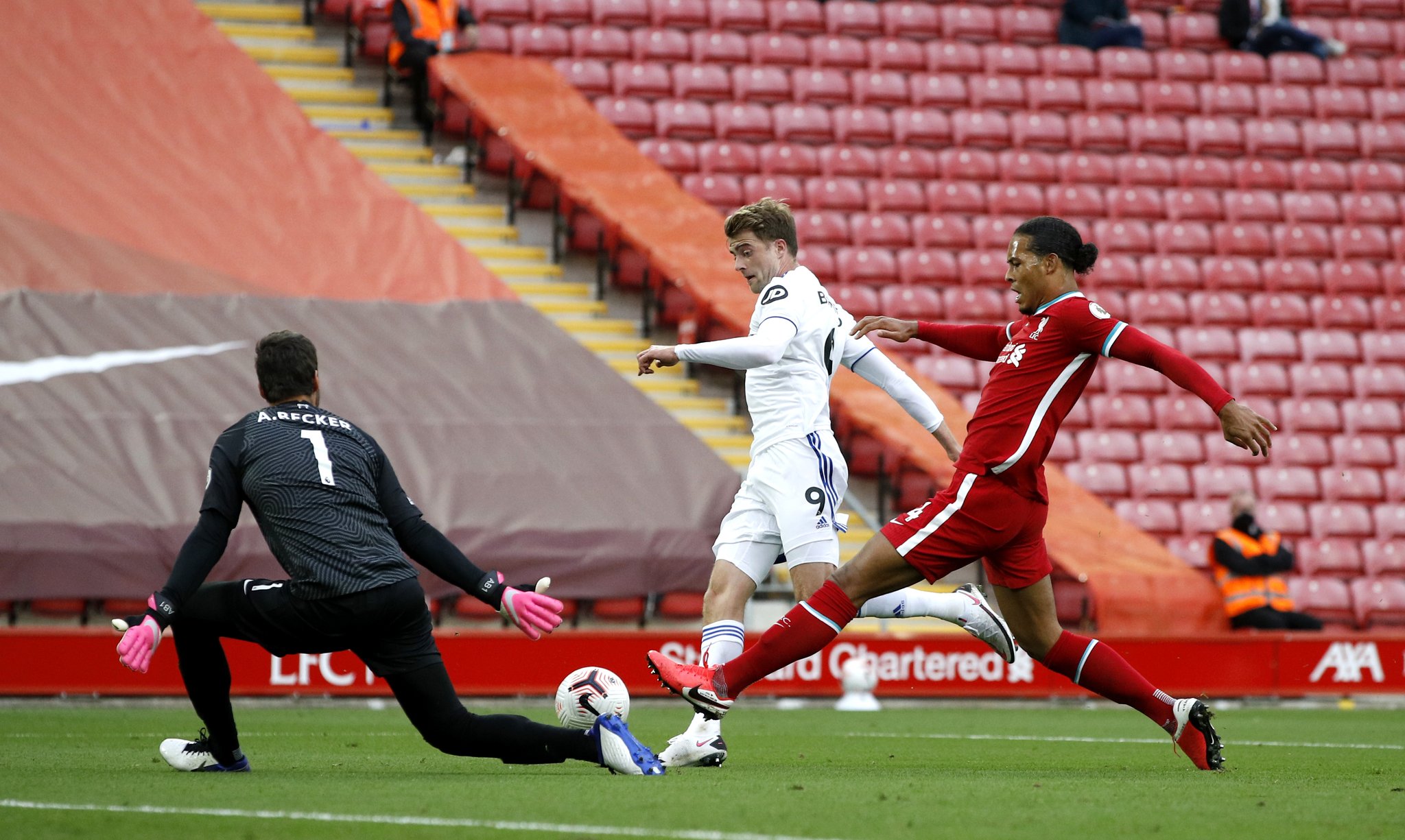 门在成绩不 门在成绩不